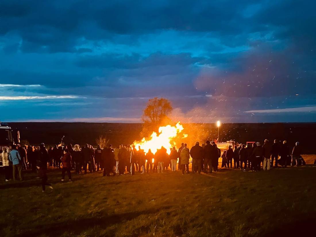 Osterfeuer auf dem Liebschützberg